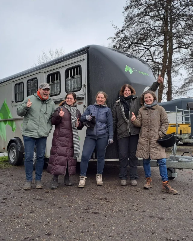 Gister stonden de Niveau 1 examens op het programma in Gouda.
Ondanks de frisse temperaturen zat de sfeer er goed in!💪 We hebben mooie interacties tussen mens en paard gezien en fantastische inzet van alle deelnemers.

En het allerleukste nieuws? Iedereen is geslaagd! 🎉 Een geweldige prestatie waar jullie trots op mogen zijn. Gefeliciteerd iedereen! Op naar het volgende niveau en nog meer mooie leermomenten! 

 #paarden #orundiploma #paardentrainer #paardentraining #paardeninstructeur #paardengedrag #equinecom #grondwerk #trailerladen #jongpaard #paardentaal #jongepaarden #equine #opleidingpaardengedrag