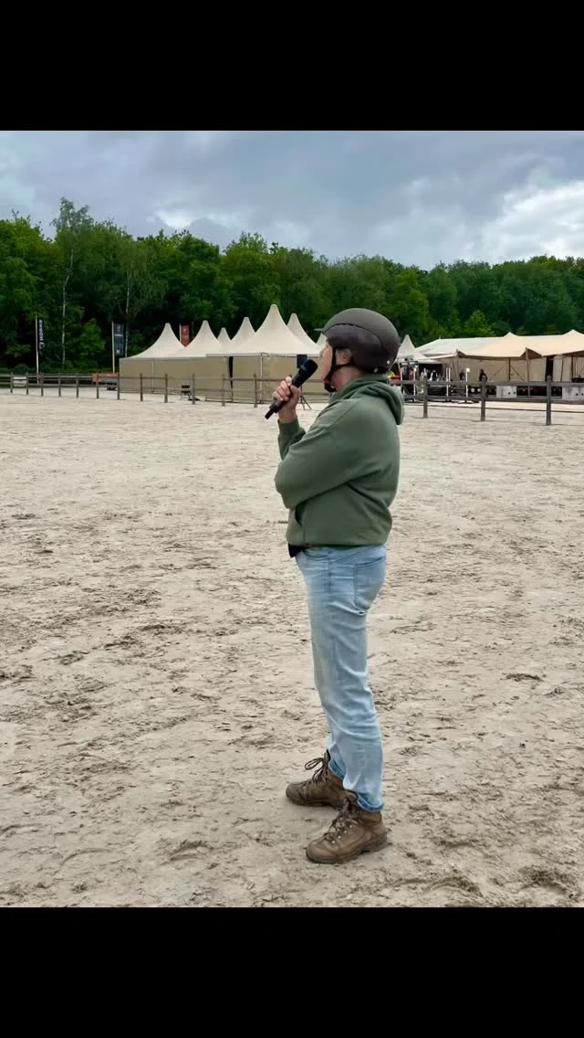 Wat een leuke middag op het @nat.scholenconcoursofficial! Een super leuke, heel gevoelige merrie waar we mee bij de trailer mochten werken. En kijk eens hoe fantastisch ze dat deed!