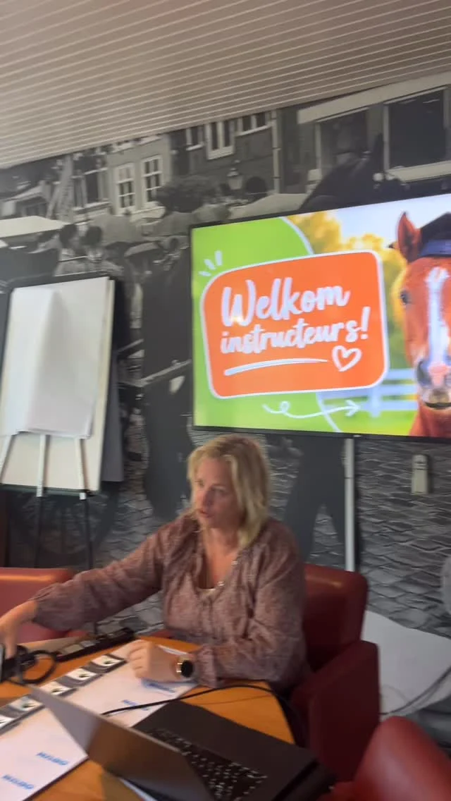 7!! ✨Gisteravond mochten we zeven nieuwe instructeurs toevoegen aan ons team van Instructeurs Paard & Gedrag. Wat een mijlpaal weer en dit vieren we traditiegetrouw altijd met een gezellige avond op de @degoudsemanege. Voor iedere instructeur maken we een mooie video waarin hun tijd bij ons naar voren komt. Lieve Denise, Linda, Vanessa, Britt, Hannelore, Lajla en Yvonne: van harte gefeliciteerd met het behalen van jullie diploma!